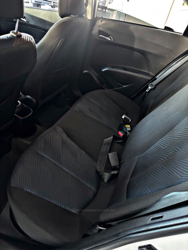 HB20 1.6 COMFORT 16V FLEX 4P MANUAL - 2014 - NOVA PRATA
