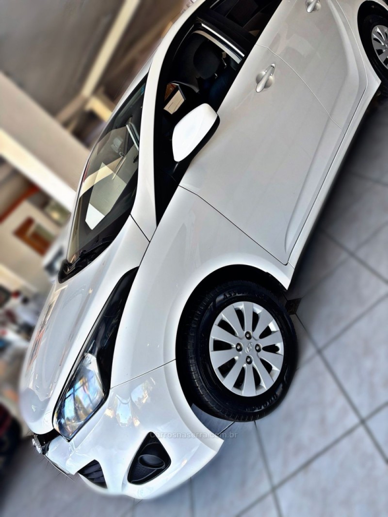 HB20 1.6 COMFORT 16V FLEX 4P MANUAL - 2014 - NOVA PRATA