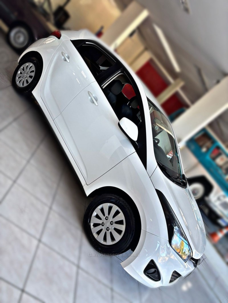 HB20 1.6 COMFORT 16V FLEX 4P MANUAL - 2014 - NOVA PRATA