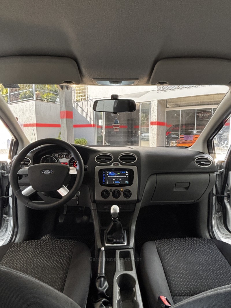 FOCUS 1.6 SE 16V FLEX 4P MANUAL - 2011 - HARMONIA