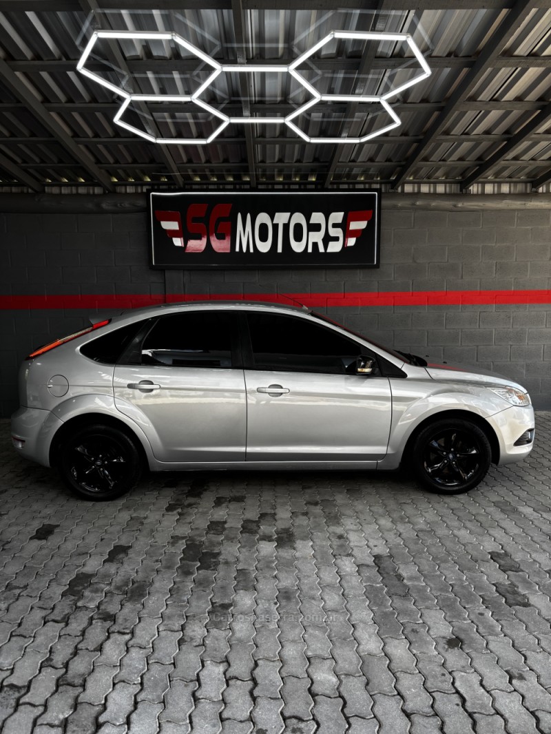 FOCUS 1.6 SE 16V FLEX 4P MANUAL - 2011 - HARMONIA