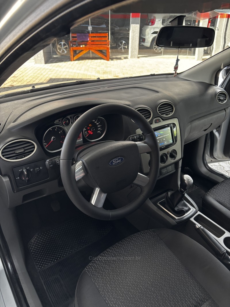 FOCUS 1.6 SE 16V FLEX 4P MANUAL - 2011 - HARMONIA