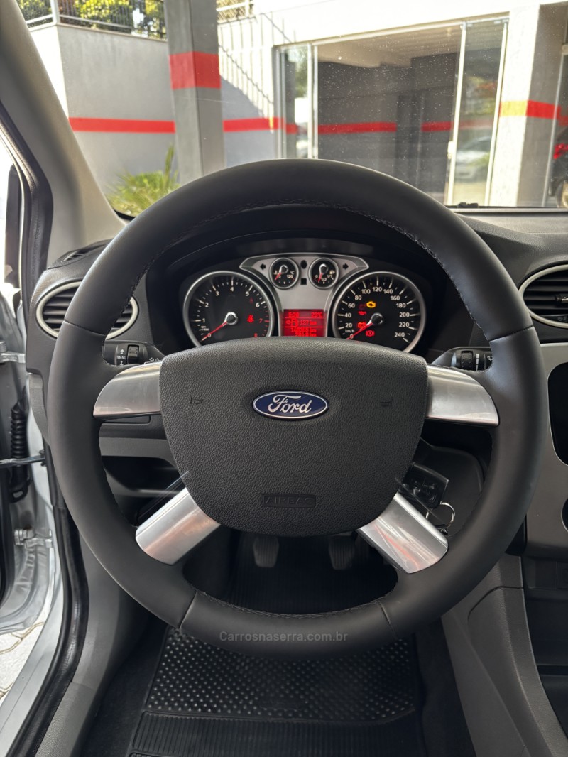 FOCUS 1.6 SE 16V FLEX 4P MANUAL - 2011 - HARMONIA