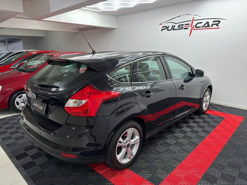 FOCUS 1.6 SE 8V FLEX 4P MANUAL - 2014 - CAXIAS DO SUL