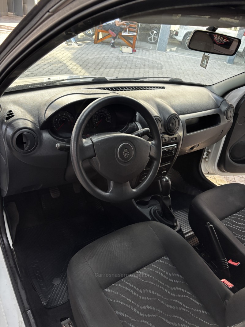 LOGAN 1.0 AUTHENTIQUE 12V FLEX 4P MANUAL - 2013 - HARMONIA
