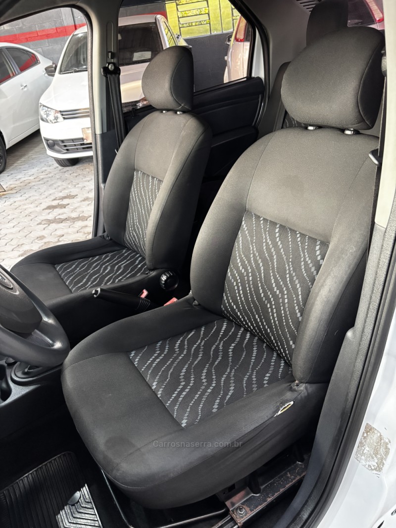 LOGAN 1.0 AUTHENTIQUE 12V FLEX 4P MANUAL - 2013 - HARMONIA