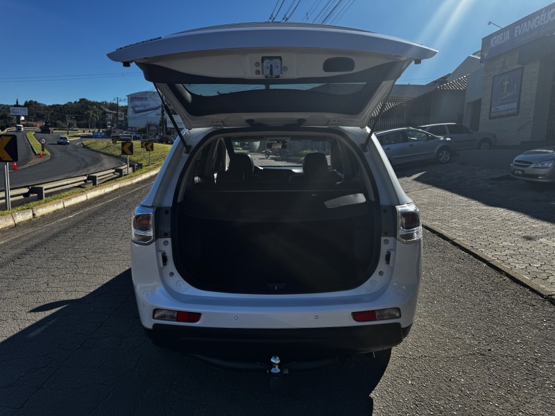 OUTLANDER 2.0 16V GASOLINA 4P AUTOMÁTICO - 2014 - DOIS IRMãOS