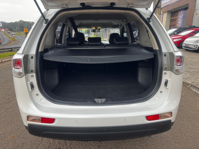OUTLANDER 2.0 16V GASOLINA 4P AUTOMÁTICO - 2014 - DOIS IRMãOS