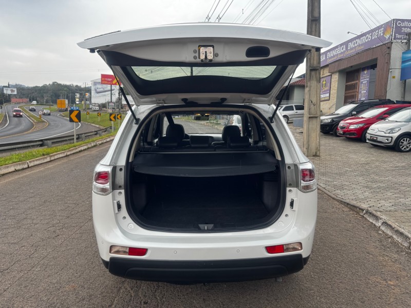 OUTLANDER 2.0 16V GASOLINA 4P AUTOMÁTICO - 2014 - DOIS IRMãOS