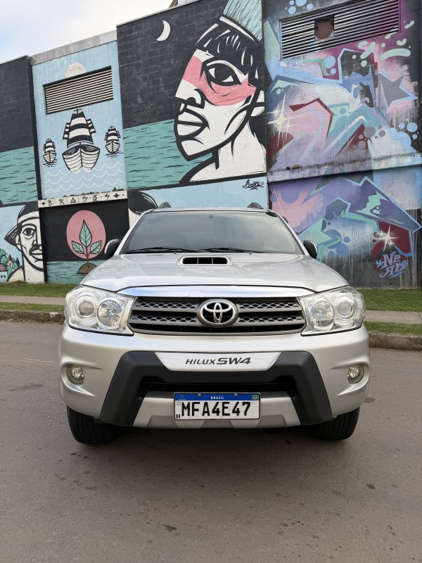 HILUX SW4 3.0 SRV 4X4 7 LUGARES 16V TURBO INTERCOOLER DIESEL 4P AUTOMÁTICO - 2010 - CAXIAS DO SUL