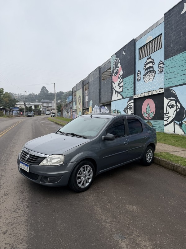 LOGAN 1.6 AUTHENTIQUE 8V TORQUE FLEX 4P MANUAL - 2013 - CAXIAS DO SUL