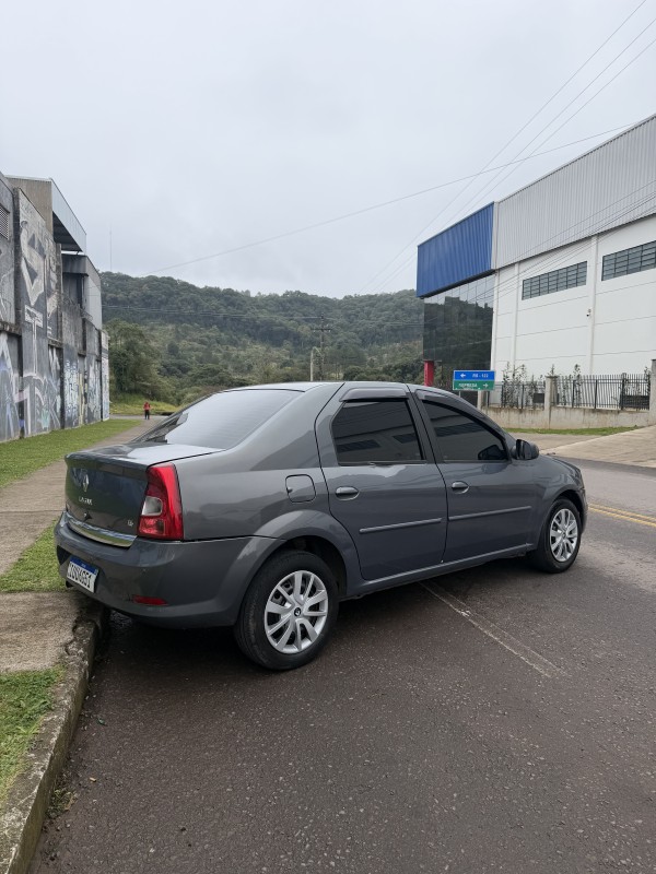 LOGAN 1.6 AUTHENTIQUE 8V TORQUE FLEX 4P MANUAL - 2013 - CAXIAS DO SUL