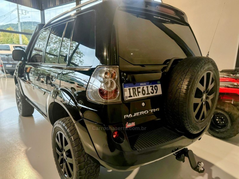 PAJERO TR4 2.0 GLS 4X4 16V FLEX 4P MANUAL - 2011 - TRêS COROAS