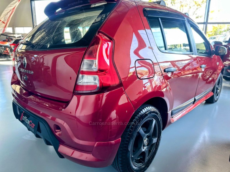 SANDERO 1.0 EXPRESSION 16V FLEX 4P MANUAL - 2012 - TRêS COROAS