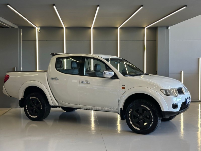 L200 TRITON 3.5 HPE 4X4 CD V6 24V FLEX 4P AUTOMÁTICO - 2013 - SAPIRANGA