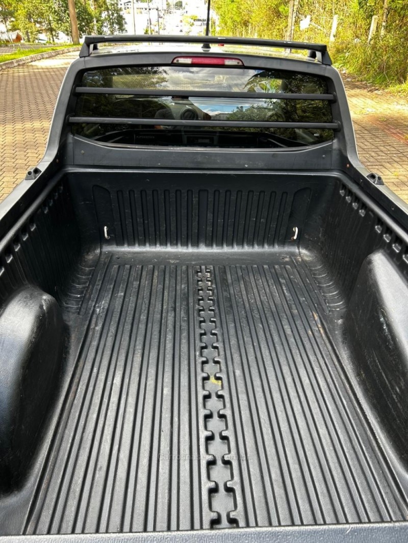 SAVEIRO 1.6 ROBUST CS 8V FLEX 2P MANUAL - 2018 - GUAPORé