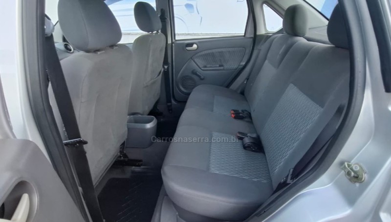 FIESTA 1.6 MPI SEDAN 8V FLEX 4P MANUAL - 2006 - SALVADOR DO SUL