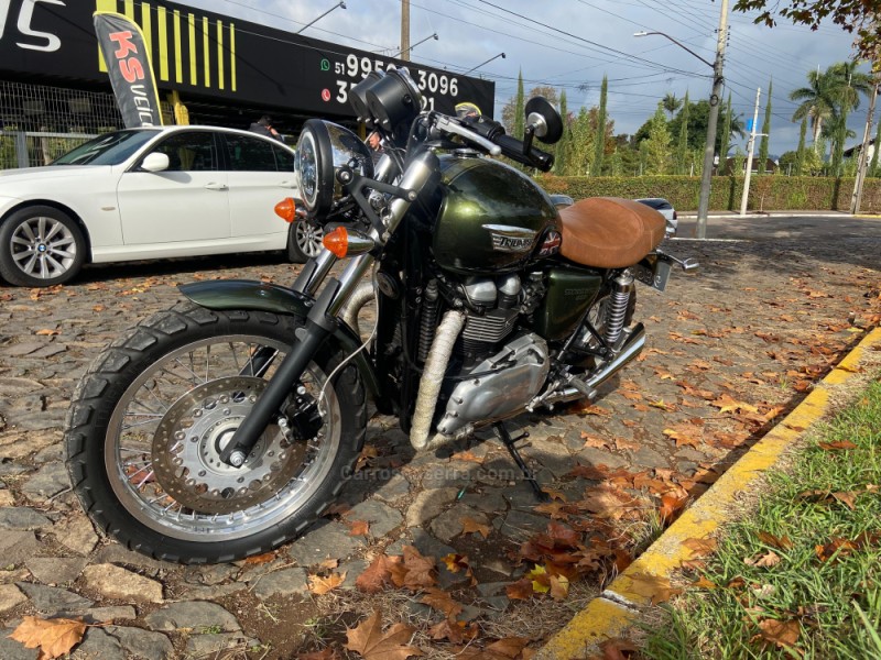 THRUXTON  - 2014 - DOIS IRMãOS