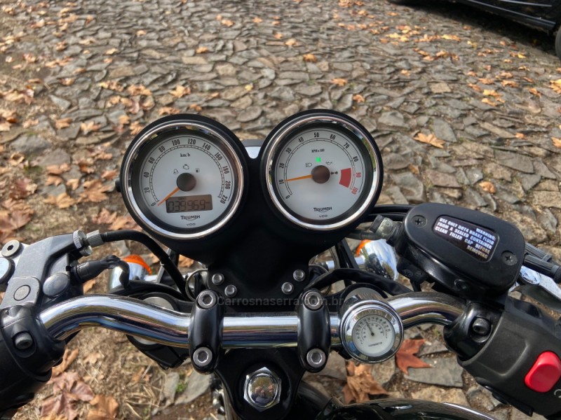 THRUXTON  - 2014 - DOIS IRMãOS