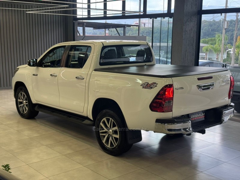 HILUX 2.8 SRX 4X4 CD 16V DIESEL 4P AUTOMÁTICO - 2017 - DOIS IRMãOS