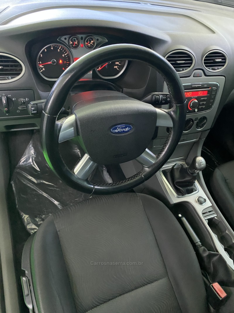 FOCUS 1.6 SE PLUS 16V FLEX 4P MANUAL - 2013 - VACARIA