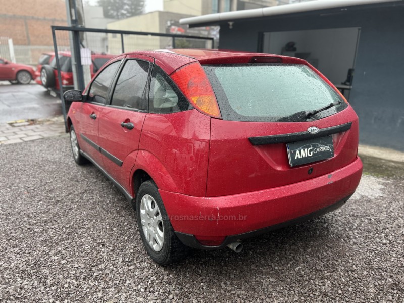FOCUS 1.8 16V GASOLINA 4P MANUAL - 2001 - CAXIAS DO SUL