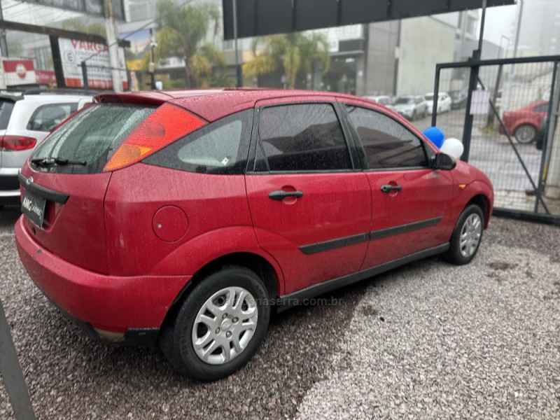 FOCUS 1.8 16V GASOLINA 4P MANUAL - 2001 - CAXIAS DO SUL