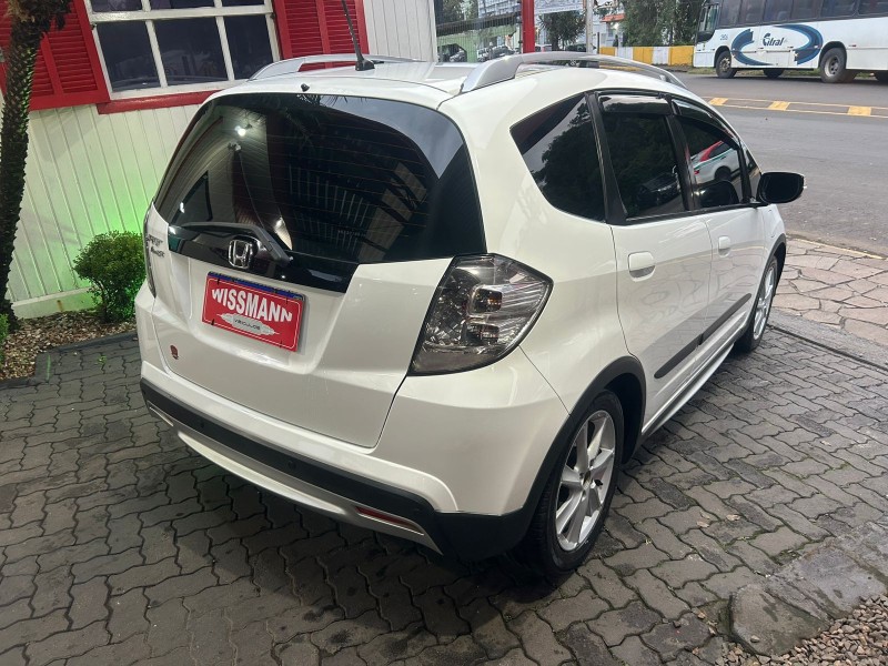 FIT 1.5 TWIST 16V FLEX 4P AUTOMÁTICO - 2014 - TRêS COROAS
