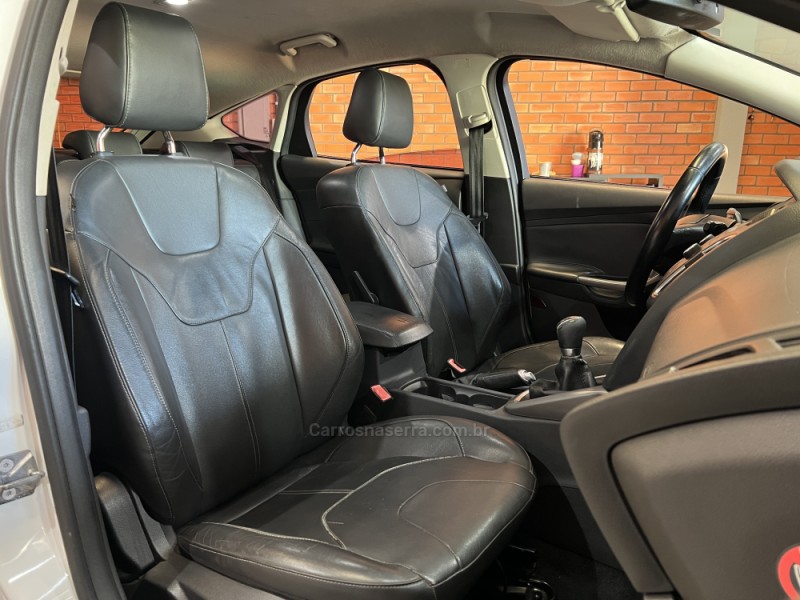 FOCUS 1.6 SE PLUS 16V FLEX 4P MANUAL - 2016 - BENTO GONçALVES