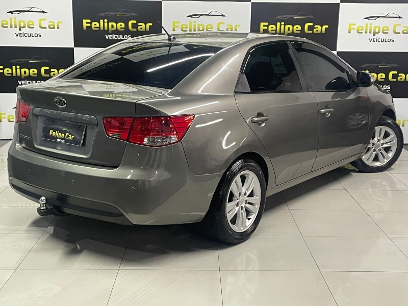 CERATO 1.6 EX2 SEDAN 16V GASOLINA 4P MANUAL - 2010 - CAXIAS DO SUL