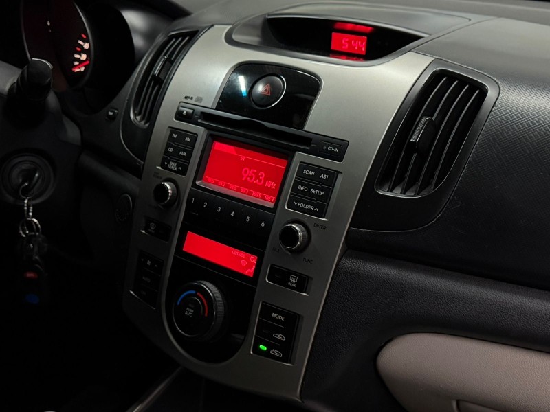 CERATO 1.6 EX2 SEDAN 16V GASOLINA 4P MANUAL - 2010 - CAXIAS DO SUL