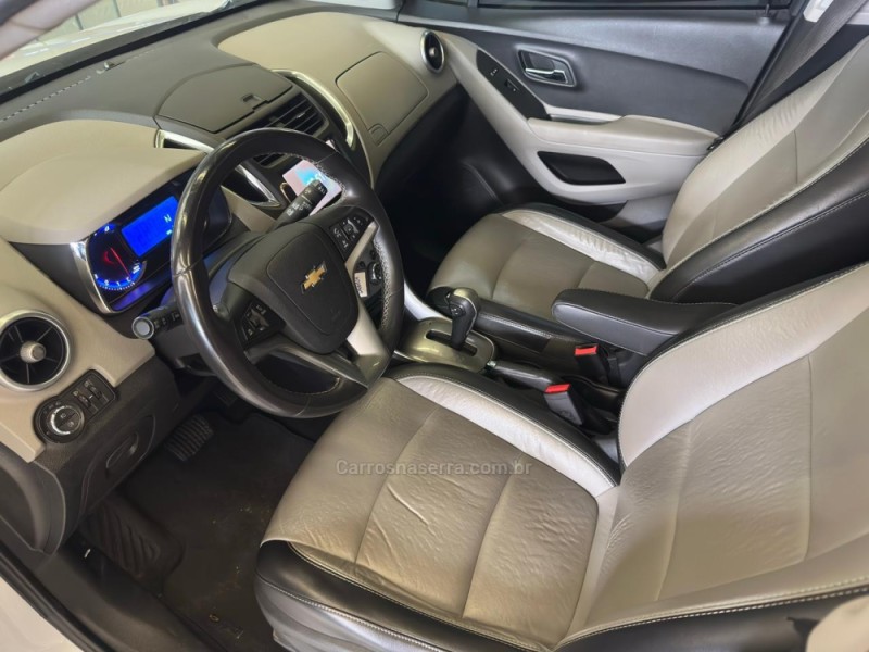 TRACKER 1.8 MPFI LTZ 4X2 16V FLEX 4P AUTOMÁTICO - 2015 - SAPIRANGA