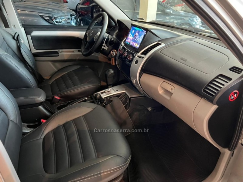 PAJERO DAKAR 3.2 HPE 4X4 7 LUGARES 16V TURBO INTERCOOLER DIESEL 4P AUTOMÁTICO - 2015 - CAXIAS DO SUL