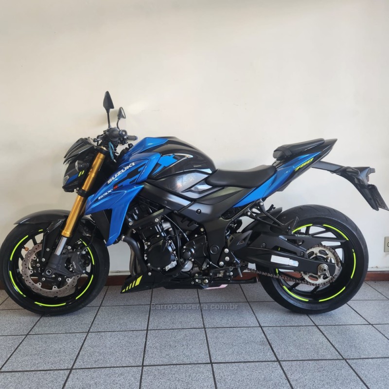gsxs 750 a 2023 farroupilha
