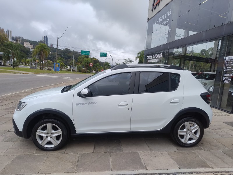 SANDERO 1.6 STEPWAY ZEN 16V FLEX 4P MANUAL - 2022 - CAXIAS DO SUL