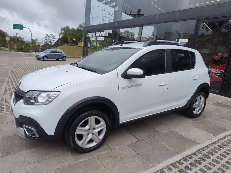 sandero 1.6 stepway zen 16v flex 4p manual 2022 caxias do sul