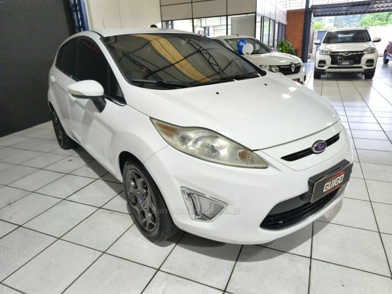 FIESTA 1.6 SE HATCH 16V FLEX 4P MANUAL - 2012 - NOVO HAMBURGO
