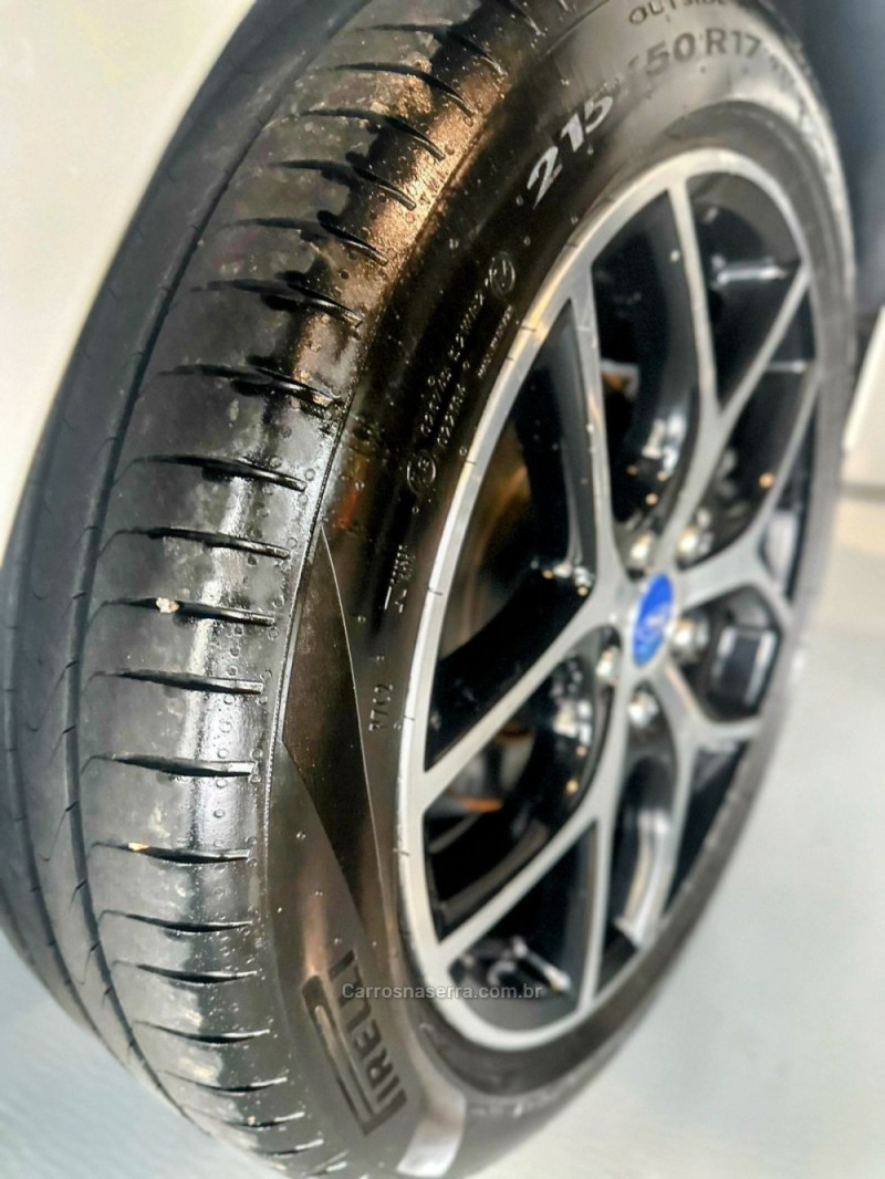 FOCUS 2.0 TITANIUM PLUS 16V FLEX 4P AUTOMÁTICO - 2016 - TRêS COROAS