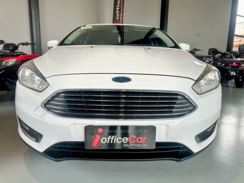 FOCUS 2.0 TITANIUM PLUS 16V FLEX 4P AUTOMÁTICO - 2016 - TRêS COROAS