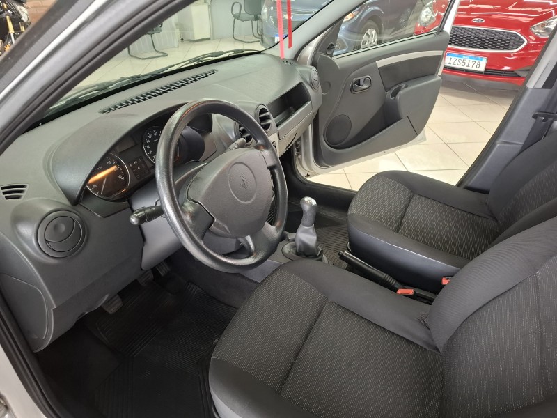 LOGAN 1.0 EXPRESSION 16V FLEX 4P MANUAL - 2010 - FARROUPILHA
