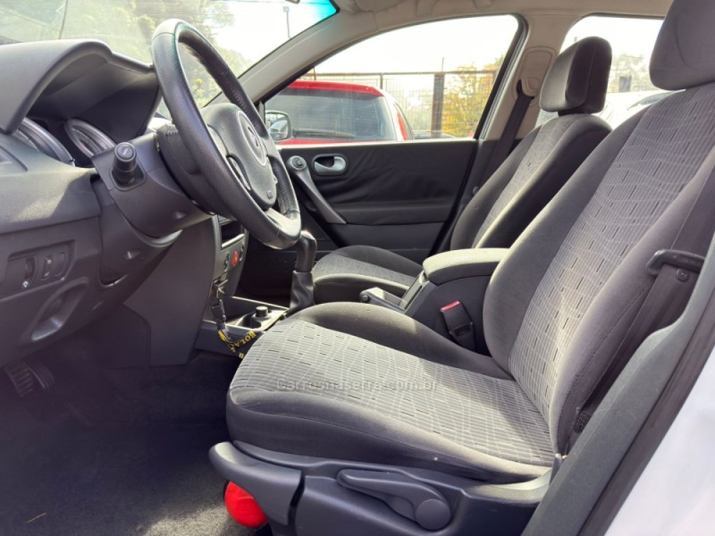 MÉGANE 1.6 DYNAMIQUE GRAND TOUR 16V FLEX 4P MANUAL - 2013 - CANELA