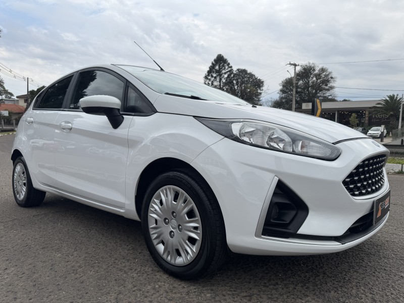 FIESTA 1.6 SE HATCH PLUS 16V FLEX 4P MANUAL - 2018 - DOIS IRMãOS