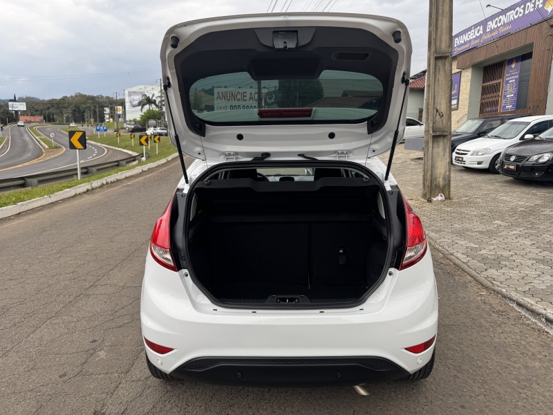 FIESTA 1.6 SE HATCH PLUS 16V FLEX 4P MANUAL - 2018 - DOIS IRMãOS