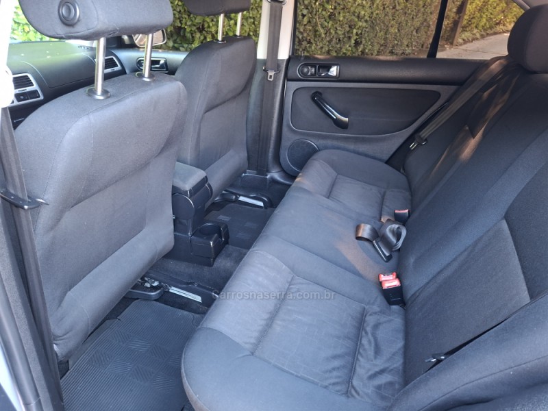 BORA 2.0 MI COMFORTLINE 8V 4P MANUAL - 2010 - ROLANTE