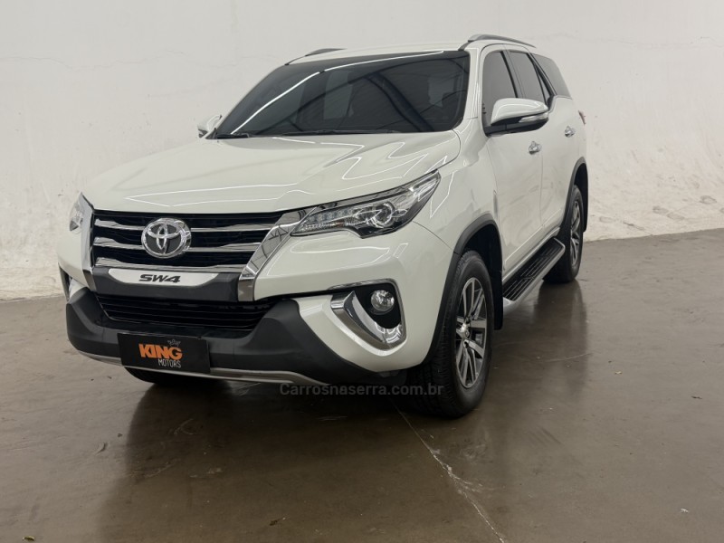 HILUX SW4 2.8 SRX 4X4 7 LUGARES 16V TURBO INTERCOOLER DIESEL 4P AUTOMÁTICO - 2016 - CAXIAS DO SUL