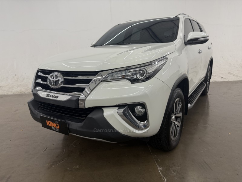 HILUX SW4 2.8 SRX 4X4 7 LUGARES 16V TURBO INTERCOOLER DIESEL 4P AUTOMÁTICO - 2016 - CAXIAS DO SUL