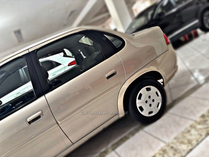 CLASSIC 1.0 VHC LS 8V FLEX 4P MANUAL - 2013 - NOVA PRATA