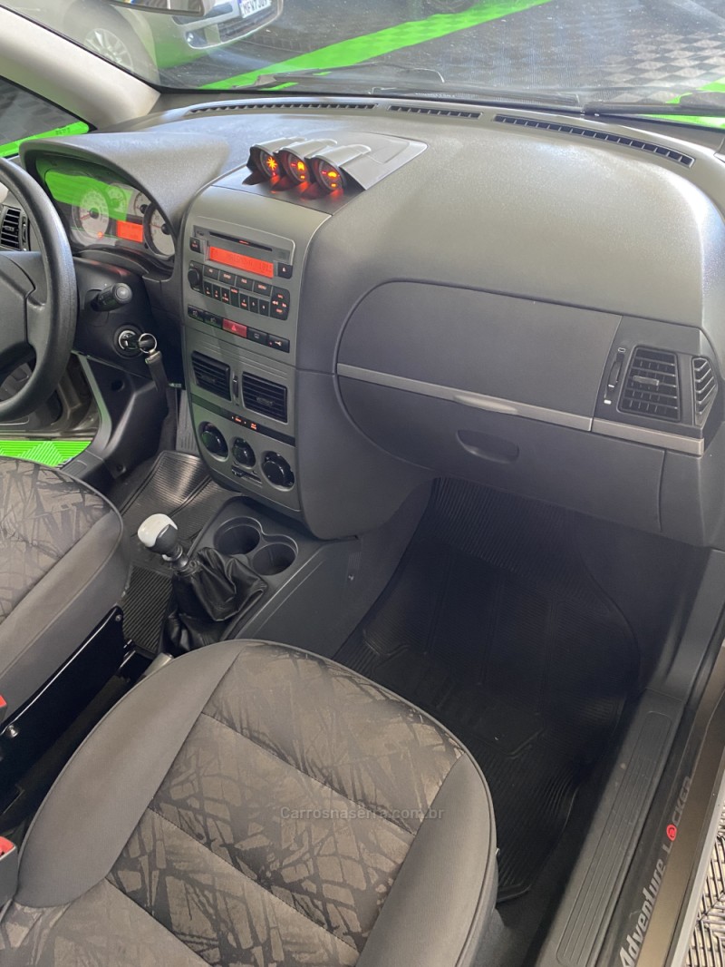 IDEA 1.8 MPI ADVENTURE 8V FLEX 4P MANUAL - 2009 - VACARIA