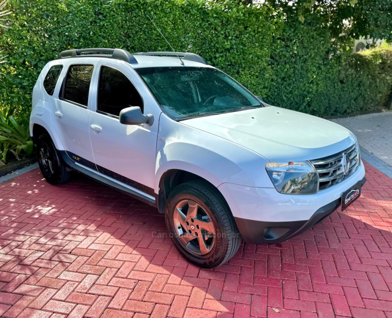 DUSTER 1.6 EXPRESSION 4X2 16V FLEX 4P MANUAL - 2015 - ROLANTE