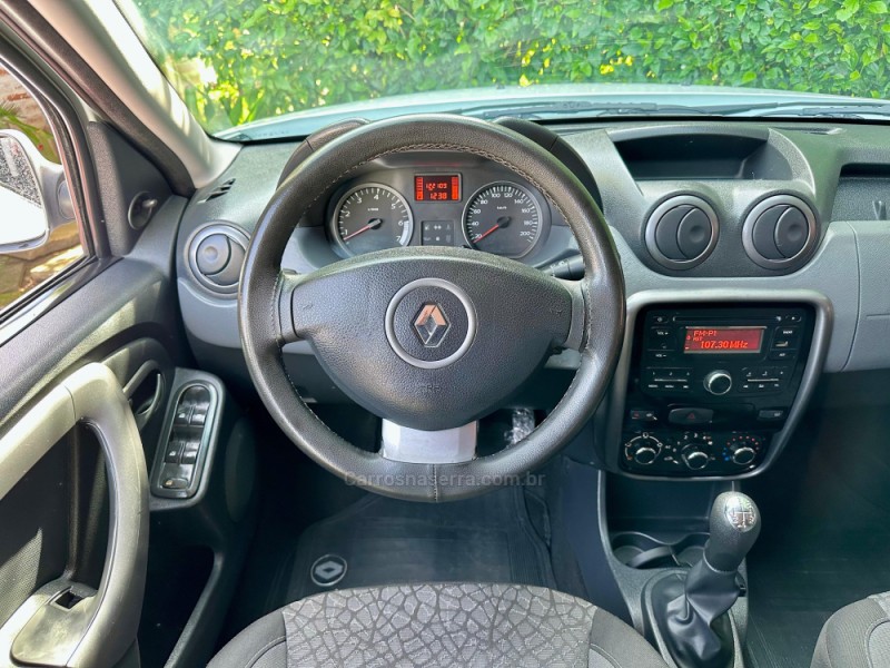 DUSTER 1.6 EXPRESSION 4X2 16V FLEX 4P MANUAL - 2015 - ROLANTE